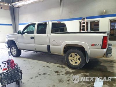 Drugie zdjęcie samochodu z przodu: 2004 CHEVROLET SILVERADO K1500 VIN:1GCEK19T04E167826 - miniatura
