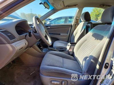 Zdjęcie 7 z 12 samochodu: 2005 TOYOTA CAMRY LE VIN:4T1BE30K85U031182 - miniatura