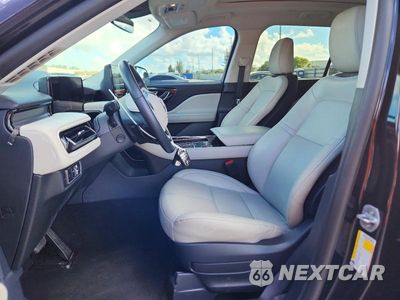 Zdjęcie 7 z 13 samochodu: 2025 LINCOLN AVIATOR VIN:5LM5J6WC2SGL15957 - miniatura