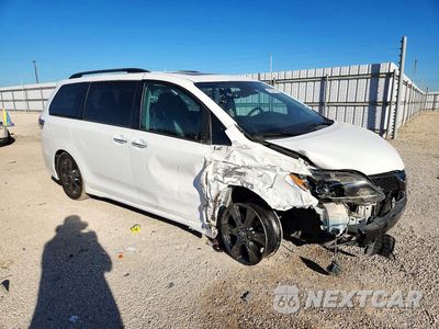 Czwarte zdjęcie samochodu z boku: 2018 TOYOTA SIENNA SE 8-PASSENGER VIN:5TDXZ3DC2JS900911 - miniatura