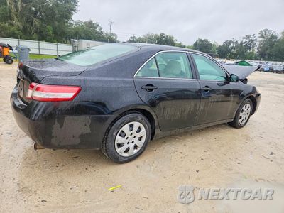 Trzecie zdjęcie samochodu z tyłu: 2010 TOYOTA CAMRY LE VIN:4T1BF3EK9AU097417 - miniatura