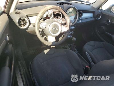Zdjęcie 8 z 12 samochodu: 2010 MINI COOPER VIN:WMWMF3C5XATZ23379 - miniatura