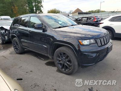 Czwarte zdjęcie samochodu z boku: 2019 JEEP GRAND CHEROKEE LAREDO VIN:1C4RJFAG6KC709956 - miniatura