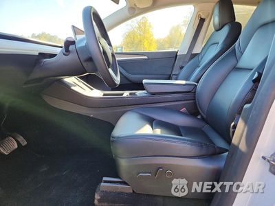 Zdjęcie 7 z 12 samochodu: 2024 TESLA MODEL Y VIN:7SAYGDEE2RA274356 - miniatura