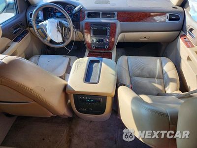 Zdjęcie 8 z 13 samochodu: 2011 CHEVROLET TAHOE C1500 LTZ VIN:1GNSCCE06BR380946 - miniatura