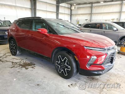 Czwarte zdjęcie samochodu z boku: 2023 CHEVROLET BLAZER RS VIN:3GNKBKRS6PS233572 - miniatura