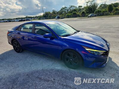 Czwarte zdjęcie samochodu z boku: 2021 HYUNDAI ELANTRA SEL VIN:KMHLM4AG9MU134424 - miniatura
