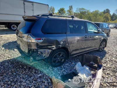 Trzecie zdjęcie samochodu z tyłu: 2015 TOYOTA SIENNA SPORT VIN:5TDXK3DCXFS621492 - miniatura