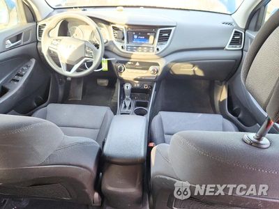 Zdjęcie 8 z 14 samochodu: 2017 HYUNDAI TUCSON SE VIN:KM8J3CA49HU485737 - miniatura