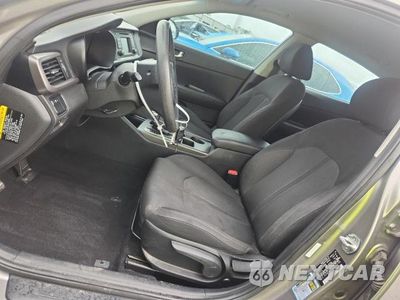 Zdjęcie 7 z 12 samochodu: 2016 KIA OPTIMA LX VIN:5XXGT4L30GG114186 - miniatura