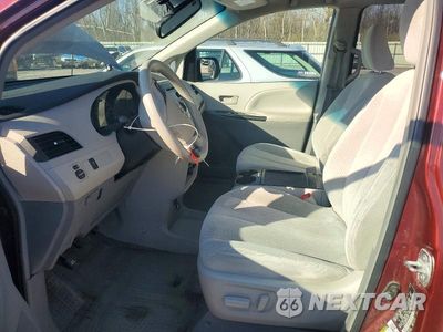 Zdjęcie 7 z 13 samochodu: 2013 TOYOTA SIENNA LE VIN:5TDJK3DC5DS070813 - miniatura
