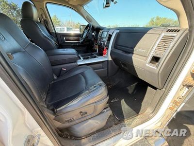 Piąte zdjęcie samochodu w środku: 2012 DODGE RAM 2500 LARAMIE VIN:3C6UD5FLXCG128029 - miniatura