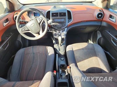 Zdjęcie 8 z 13 samochodu: 2014 CHEVROLET SONIC LT VIN:1G1JC6SG9E4139593 - miniatura