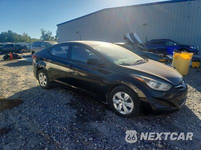 Czwarte zdjęcie samochodu z boku: 2016 HYUNDAI ELANTRA SE VIN:KMHDH4AE8GU490746 - miniatura
