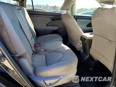 Zdjęcie 11 z 13 samochodu: 2020 TOYOTA HIGHLANDER LE VIN:5TDZZRAH4LS510374 - miniatura