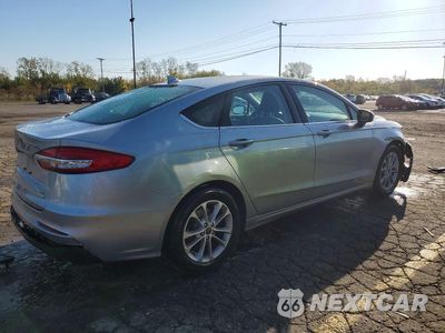 Trzecie zdjęcie samochodu z tyłu: 2020 FORD FUSION SE VIN:3FA6P0HD1LR145796 - miniatura