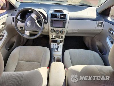 Zdjęcie 8 z 12 samochodu: 2013 TOYOTA COROLLA LE VIN:2T1BU4EE8DC945993 - miniatura