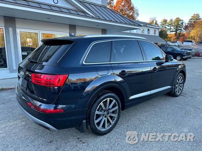 Czwarte zdjęcie samochodu z boku: 2017 AUDI Q7 PREMIUM PLUS VIN:WA1LAAF7XHD004625 - miniatura