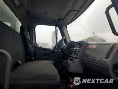 Zdjęcie 10 z 12 samochodu: 2013 FREIGHTLINER M2 106 MEDIUM DUTY VIN:1FVACWDTXDHFH3663 - miniatura