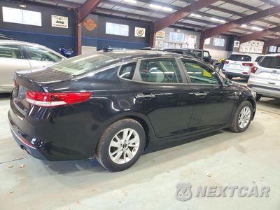 Trzecie zdjęcie samochodu z tyłu: 2016 KIA OPTIMA LX VIN:5XXGT4L31GG107232 - miniatura
