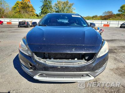 Piąte zdjęcie samochodu w środku: 2015 VOLVO V60 PREMIER VIN:YV126MEB5F1188178 - miniatura