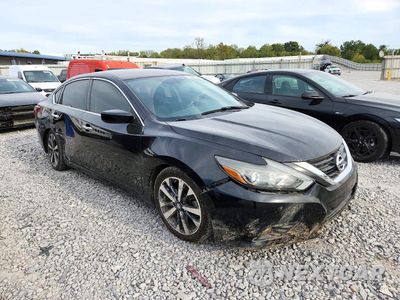 Czwarte zdjęcie samochodu z boku: 2017 NISSAN ALTIMA 2.5 SR VIN:1N4AL3AP1HC198600 - miniatura