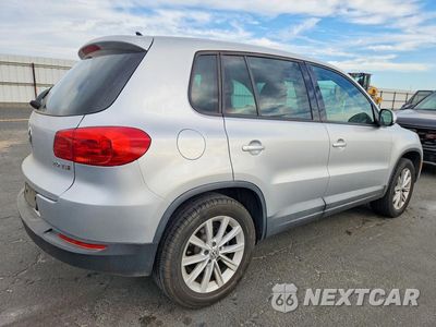 Trzecie zdjęcie samochodu z tyłu: 2014 VOLKSWAGEN TIGUAN S VIN:WVGAV3AX4EW585166 - miniatura