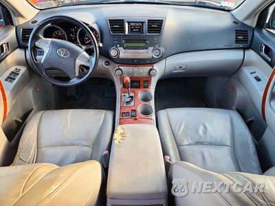 Zdjęcie 8 z 13 samochodu: 2009 TOYOTA HIGHLANDER LIMITED VIN:JTEES42A192149138 - miniatura