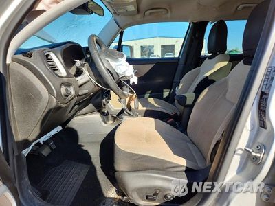 Zdjęcie 7 z 13 samochodu: 2015 JEEP RENEGADE LATITUDE VIN:ZACCJABT0FPB60322 - miniatura