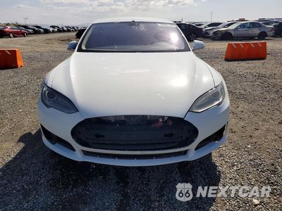 Piąte zdjęcie samochodu w środku: 2013 TESLA MODEL S VIN:5YJSA1CG7DFP09374 - miniatura