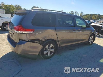 Trzecie zdjęcie samochodu z tyłu: 2014 TOYOTA SIENNA LE VIN:5TDKK3DC8ES523103 - miniatura