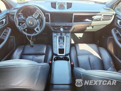 Zdjęcie 8 z 13 samochodu: 2020 PORSCHE MACAN VIN:WP1AA2A53LLB12462 - miniatura