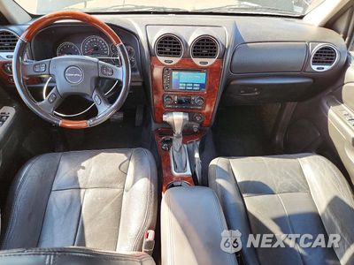 Zdjęcie 8 z 13 samochodu: 2005 GMC ENVOY DENALI XL VIN:1GKET66M956197687 - miniatura
