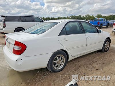 Trzecie zdjęcie samochodu z tyłu: 2004 TOYOTA CAMRY LE VIN:JTDBE32K540262774 - miniatura