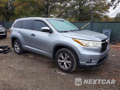 Czwarte zdjęcie samochodu z boku: 2015 TOYOTA HIGHLANDER XLE VIN:5TDJKRFH5FS158467 - miniatura