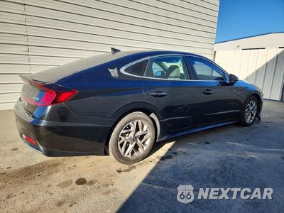 Trzecie zdjęcie samochodu z tyłu: 2021 HYUNDAI SONATA HYBRID SEL VIN:KMHL34JJ3MA027949 - miniatura