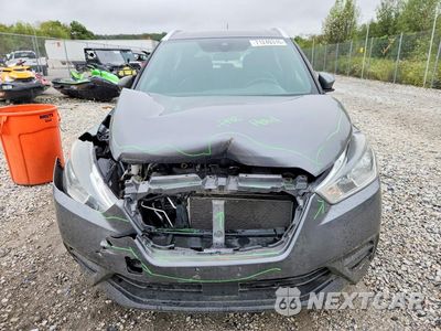 Piąte zdjęcie samochodu w środku: 2020 NISSAN KICKS SV VIN:3N1CP5CV1LL517489 - miniatura