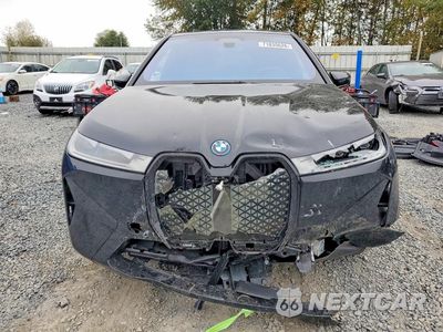Piąte zdjęcie samochodu w środku: 2025 BMW IX XDRIVE50 VIN:WB523CF06SCU18357 - miniatura