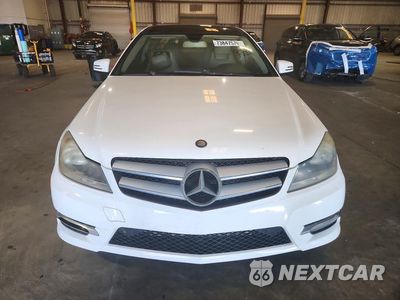 Piąte zdjęcie samochodu w środku: 2013 MERCEDES-BENZ C 250 VIN:WDDGJ4HB8DF989196 - miniatura