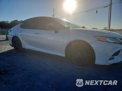 Czwarte zdjęcie samochodu z boku: 2018 TOYOTA CAMRY XSE V6 VIN:4T1BZ1HK5JU001855 - miniatura