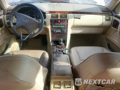 Zdjęcie 8 z 13 samochodu: 2001 MERCEDES-BENZ E 320 VIN:WDBJF65J21B324756 - miniatura