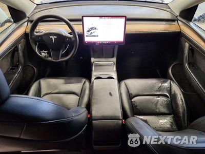 Zdjęcie 8 z 13 samochodu: 2025 TESLA MODEL Y VIN:7SAYGDEE3SF292048 - miniatura