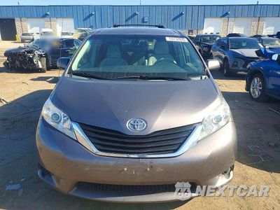 Piąte zdjęcie samochodu w środku: 2014 TOYOTA SIENNA LE VIN:5TDKK3DC2ES463755 - miniatura