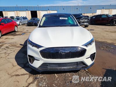 Piąte zdjęcie samochodu w środku: 2025 FORD MUSTANG MACH-E PREMIUM VIN:3FMTK3SU6SMA31824 - miniatura