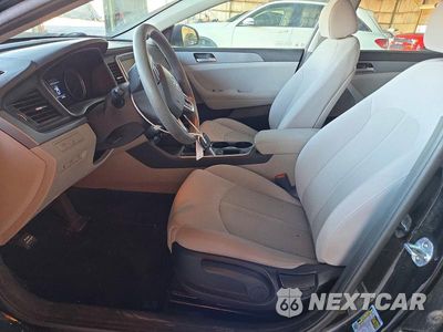 Zdjęcie 7 z 13 samochodu: 2018 HYUNDAI SONATA SE VIN:5NPE24AF7JH601307 - miniatura