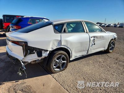 Trzecie zdjęcie samochodu z tyłu: 2026 KIA K4 LXS VIN:3KPFT4DE3TE344917 - miniatura