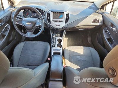 Zdjęcie 8 z 12 samochodu: 2017 CHEVROLET CRUZE LS VIN:1G1BC5SM6H7180173 - miniatura