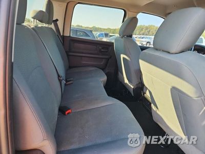 Zdjęcie 10 z 12 samochodu: 2018 RAM 1500 ST VIN:3C6RR6KG4JG246581 - miniatura