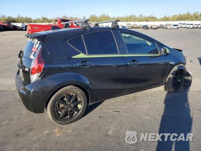 Trzecie zdjęcie samochodu z tyłu: 2016 TOYOTA PRIUS C PERSONA SPECIAL EDITION VIN:JTDKDTB31G1116186 - miniatura