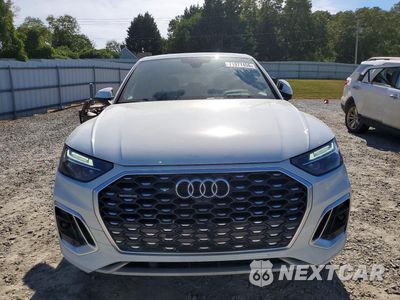 Piąte zdjęcie samochodu w środku: 2023 AUDI Q5 SPORTBACK 45 S LI VIN:WA15AAFYXP2075660 - miniatura